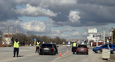 Jandarma yılbaşı öncesi trafik denetimlerini artırdı 