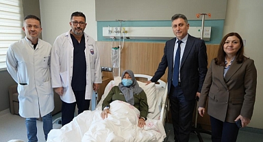 Kadın hasta, kadavradan yapılan böbrek nakliyle sağlığına kavuştu