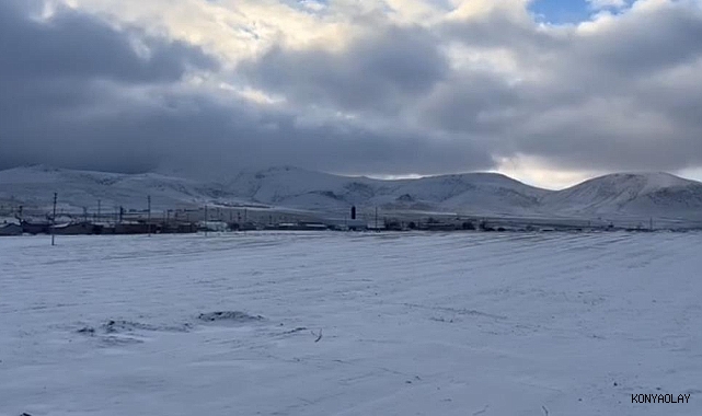 Karapınar’da beklenen kar geldi