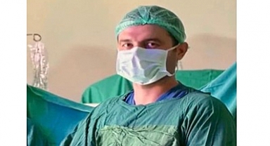 Karın boşluğundan 40 santimetre büyüklüğünde kitle çıkarıldı 