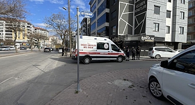 Kiracı, dükkan sahibini göğsünden bıçakladı