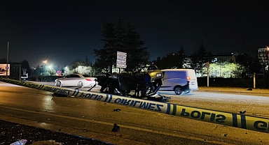 Kontrolden çıkan otomobil yandı: 1’i ağır 2 yaralı
