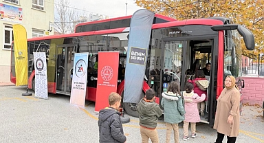 Konya Büyükşehir'in nezaket otobüsü öğrencilere trafik kültürünü aşılıyor
