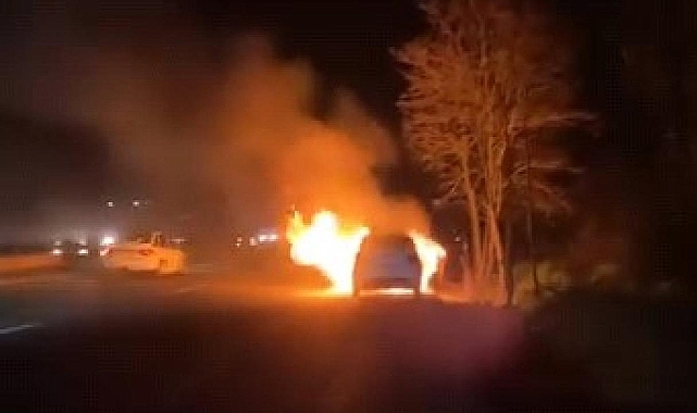 Konya'da park halindeki otomobilde yangın