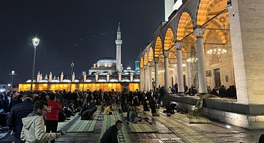 Konya’da Regaib Kandili'nde eller semaya açıldı 