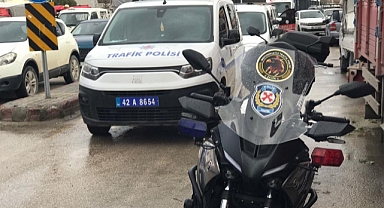 Konya pazarında taşlı-sopalı kavga: 5 yaralı 