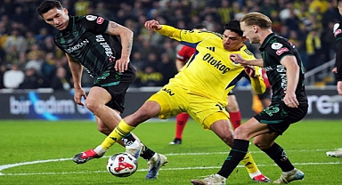 Konyaspor Fenerbahçe'ye farklı mağlup oldu 4-0