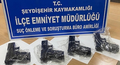 Seydişehir’de şüpheli araçta 4 ruhsatsız tabanca ele geçirildi