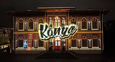 Taş Bina’nın tarihi silüetinde video mapping gösterisi başladı