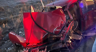 Tır ile otomobil çarpıştı: 1 yaralı