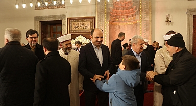 Vali Akın ve Başkan Altay Regaip kandilinde Konyalılarla buluştu