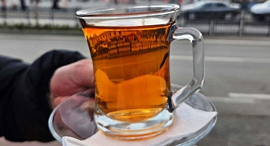 Ayaz vurdu, fincanlar kış çayıyla doldu 
