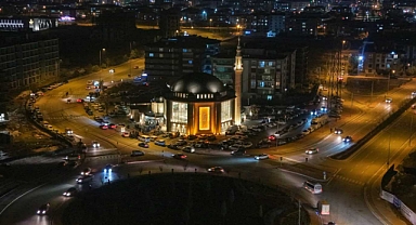 Başkan Pekyatırmacı Miraç Kandili’nde vatandaşlarla bir araya geldi