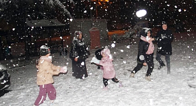 Beyşehirliler kar sevincini doyasıya yaşadı