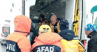 Cenaze taşıyan minibüs devrildi: 22 yaralı 