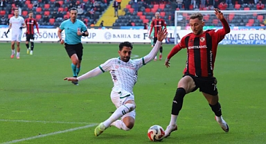 Kral Kramer golle döndü, Konyaspor'u ipten aldı