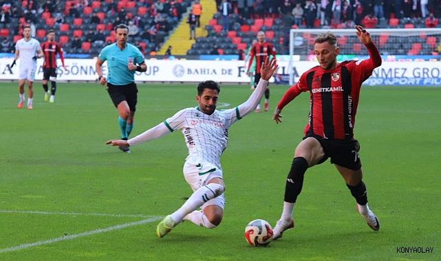 Kral Kramer golle döndü, Konyaspor'u ipten aldı