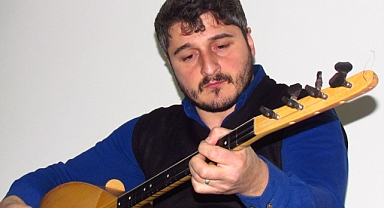 Müzisyen Bekir Deniz Konya Aydınlar Ocağı'nda