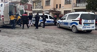 Tüfeğini temizlerken kazara kendini vurdu