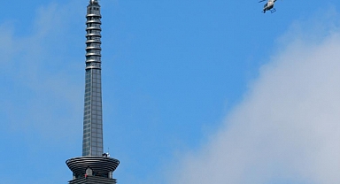 Ünlü ABD'li sporcu 508 metrelik binaya halatsız tırmandı