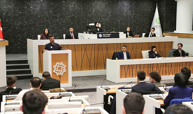  Başkan Kavuş, geleceğin siyasetçileri ve bürokratlarıyla buluştu   