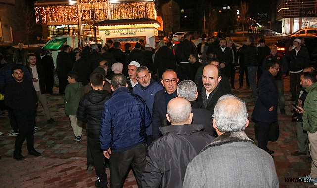 Başkan Kavuş, ramazan ayını hemşehrileri ile iç içe yaşıyor