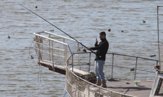 Beyşehir Gölü canlandı, oltalar yeniden sulara bırakıldı