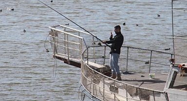 Beyşehir Gölü canlandı, oltalar yeniden sulara bırakıldı