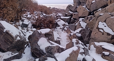 Eriyen kar suları derelere canlandırdı