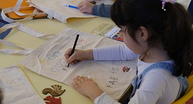 Konya Büyükşehir, Konya'daki Gazzeli çocukların resimlerinden sergi açtı