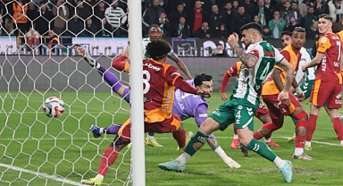 Konya'da lider Galatasaray'a soğuk duş: Aslan zirve yolunda ağır yaralı!