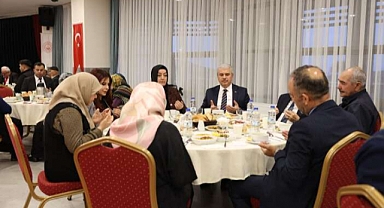 Konya Valisi Akın, huzurevi sakinleriyle iftarda buluştu