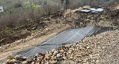 Ordu-İç Anadolu bağlantı yolundaki heyelan havadan görüntülendi