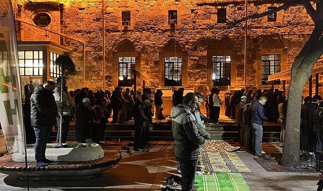 Ramazan ayının ilk teravih namazı kılındı