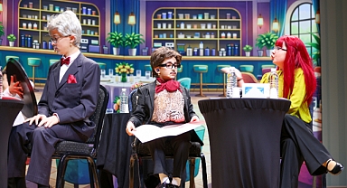 Selçuklulu genç tiyatrocular paldır güldür şovu sergiledi