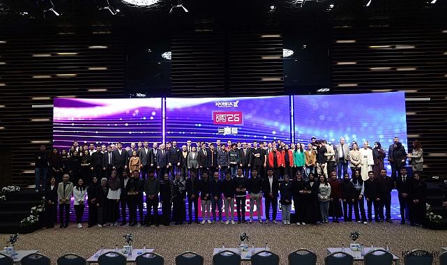 Teknofest'te dereceye giren kapsül takımların Ödüllerini aldı