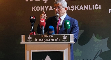 Ahmet Davutoğlu, Konya’da partisinin iftar yemeğine katıldı.