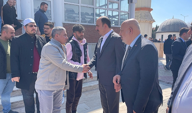 Başkan Altay cuma çıkışı vatandaşlarla bir araya geldi