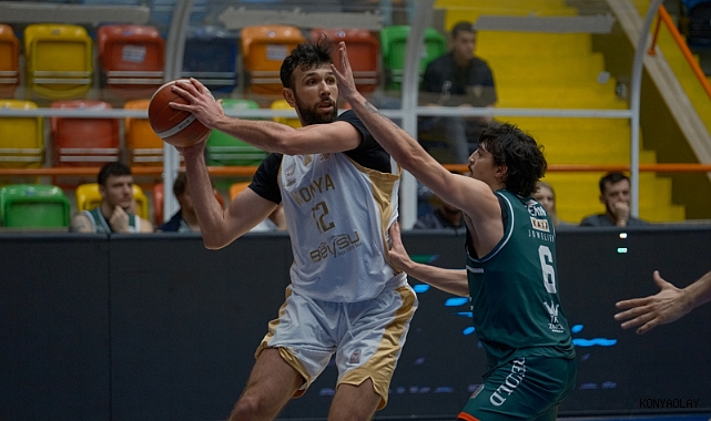 Büyükşehir Taraftarı Önünde Farka Koştu