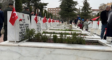 Çanakkale Zaferi'nin 111'inci yıl dönümünde şehitler anıldı
