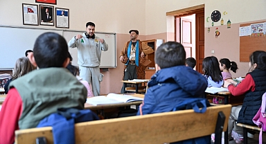 Çat Kapı Sınıf Tiyatrosu Öğrencilerle