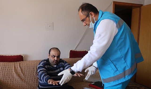 Evden çıkamayan engelli hastalara evde sağlık raporu hizmeti
