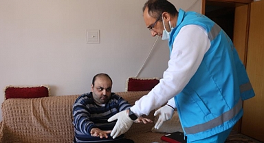 Evden çıkamayan engelli hastalara evde sağlık raporu hizmeti
