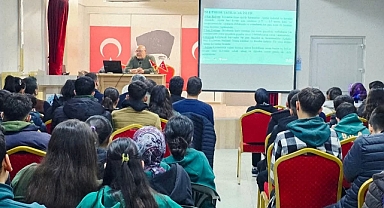 Karapınar'da lise öğrencileriyle bilim söyleşisi