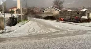 Karapınar'da şiddetli dolu: Üreticiyi ürün kaybı korkusu sardı