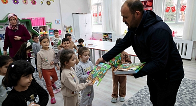 Karatay’dan 14 bin öğrenciye çevre karnesi: Sıfır atık kitapları dağıtıldı!