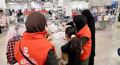 Karatay Gençlik Meclisi gönüllülerinden çocuklara bayram sürprizi