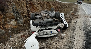 Otomobil devrildi: 4 yaralı