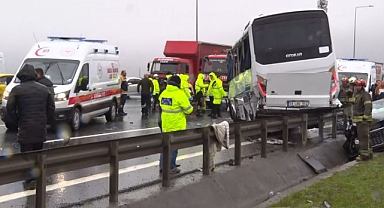 Polis servis minibüsü kaza yaptı: 1 polis şehit oldu, 16 polis yaralandı