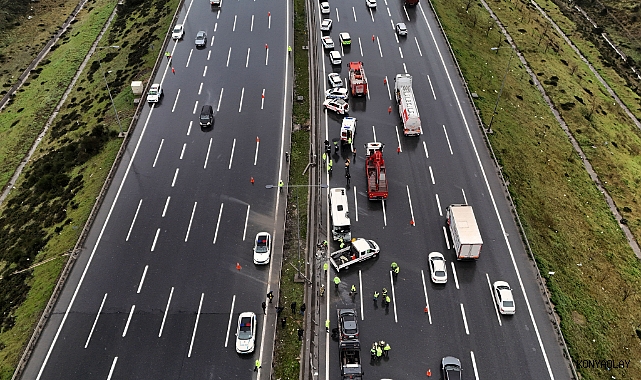 Polis servis minibüsü kaza yaptı: 1 polis şehit oldu, 16 polis yaralandı